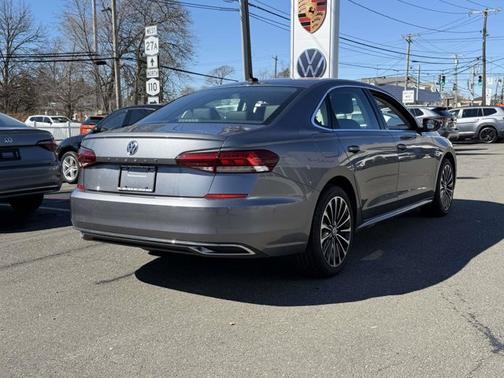 2022 Volkswagen Passat 2.0T Limited Edition