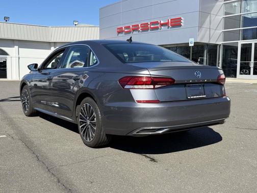 2022 Volkswagen Passat 2.0T Limited Edition