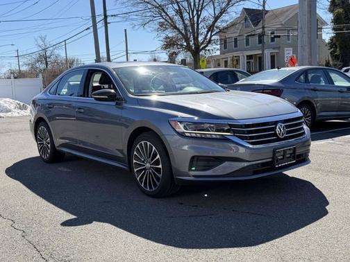 2022 Volkswagen Passat 2.0T Limited Edition