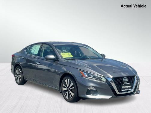 Photo 1 of 31 of 2019 Nissan Altima 2.5 SV