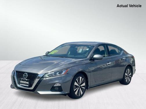 Photo 3 of 31 of 2019 Nissan Altima 2.5 SV