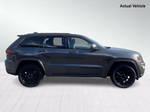 Photo 5 of 30 of 2018 Jeep Grand Cherokee Laredo