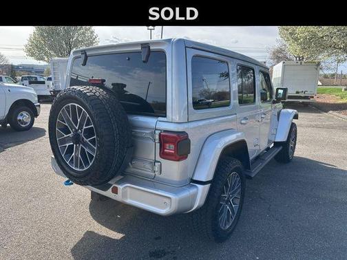 Silver Zynith Clearcoat 2024 Jeep Wrangler 4xe High Altitude
