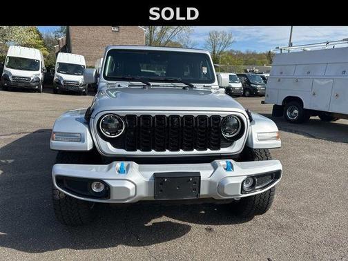 Silver Zynith Clearcoat 2024 Jeep Wrangler 4xe High Altitude