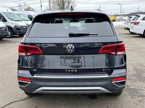 2024 Volkswagen Taos 1.5T SE