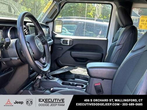 Bright White Clearcoat 2023 Jeep Wrangler Sport