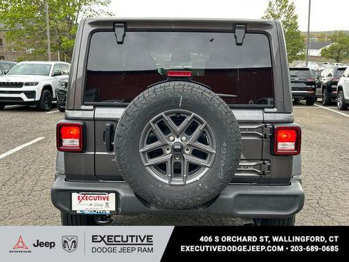 Granite Crystal Metallic Clearcoat 2026 Jeep Wrangler Sport S