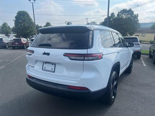 2022 Jeep Grand Cherokee L Altitude