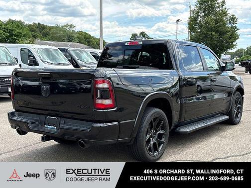 Diamond Black Crystal Pearlcoat 2022 RAM 1500 Laramie