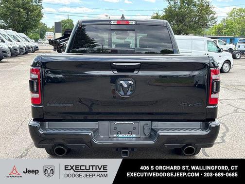 Diamond Black Crystal Pearlcoat 2022 RAM 1500 Laramie