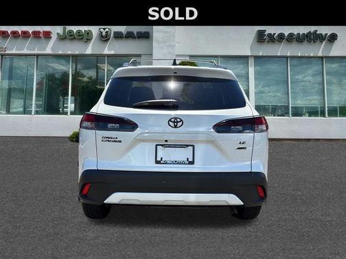 Wind Chill Pearl 2026 Toyota Corolla Cross LE