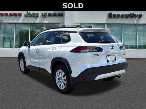 Wind Chill Pearl 2026 Toyota Corolla Cross LE