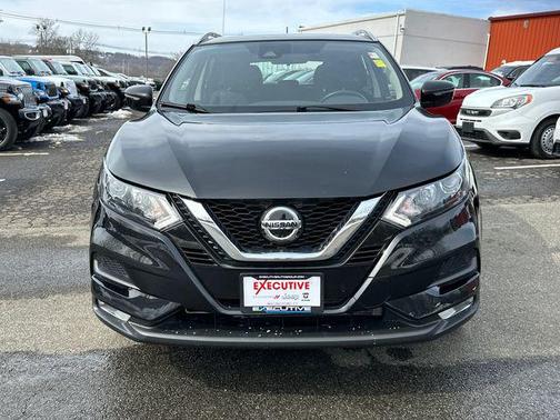 2022 Nissan Rogue Sport SV