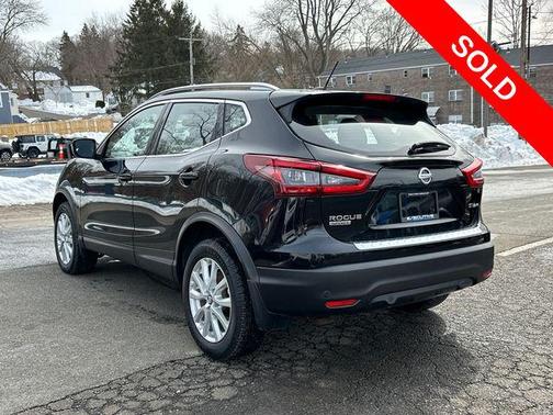 2022 Nissan Rogue Sport SV