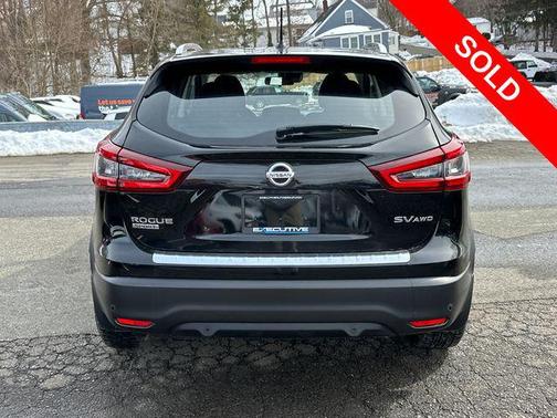 2022 Nissan Rogue Sport SV