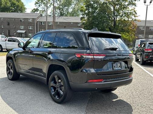 2022 Jeep Grand Cherokee Altitude