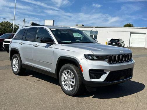 Silver Zynith 2025 Jeep Grand Cherokee Laredo