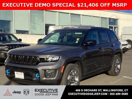 Baltic Gray Metallic Clearcoat 2023 Jeep Grand Cherokee 4xe Trailhawk SUV