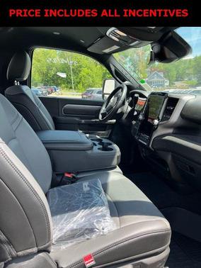 2025 RAM 3500 Tradesman Regular Cab 4x4 8' Box