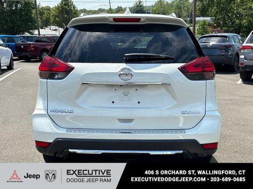 Pearl White 2017 Nissan Rogue SV