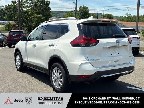 Pearl White 2017 Nissan Rogue SV