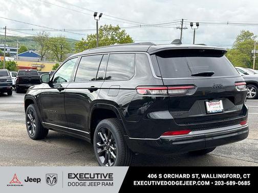 Diamond Black Crystal Pearlcoat 2026 Jeep Grand Cherokee L Limited