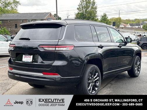 Diamond Black Crystal Pearlcoat 2026 Jeep Grand Cherokee L Limited