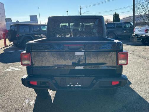 2026 Jeep Gladiator Sport S