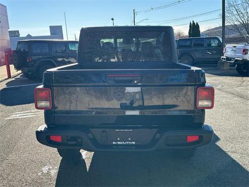 2026 Jeep Gladiator Sport S