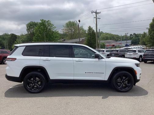 2022 Jeep Grand Cherokee L Altitude