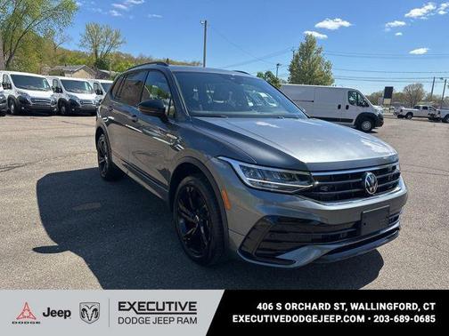 Platinum Gray Metallic 2023 Volkswagen Tiguan 2.0T SE R-Line Black 4MOTION