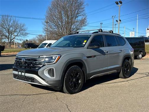 2025 Volkswagen Atlas 2.0T Peak Edition