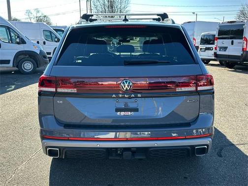 2025 Volkswagen Atlas 2.0T Peak Edition