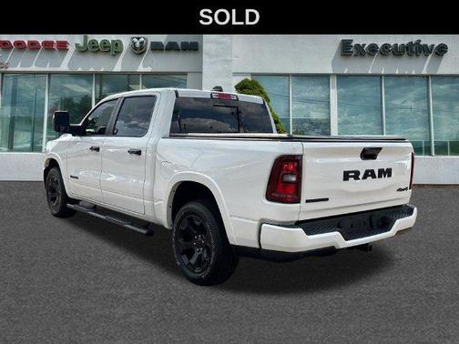 Bright White Clearcoat 2025 RAM 1500 Big Horn/Lone Star