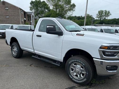 2025 RAM 2500 Tradesman Regular Cab 4x4 8' Box