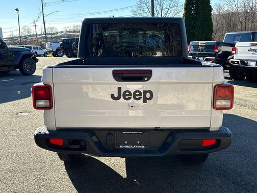 2026 Jeep Gladiator Sport S