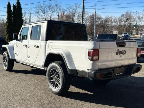 2026 Jeep Gladiator Sport S