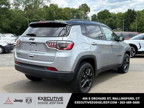 Billet Silver Metallic Clearcoat 2023 Jeep Compass Latitude