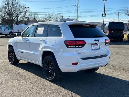 2022 Jeep Grand Cherokee Laredo