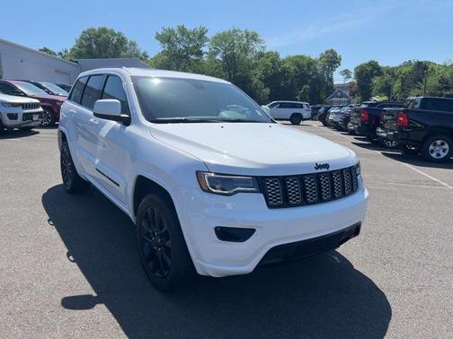 2022 Jeep Grand Cherokee Laredo
