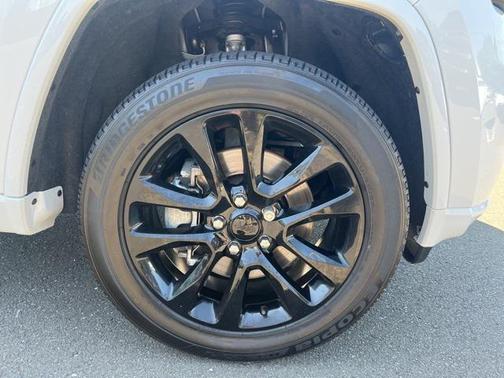 2022 Jeep Grand Cherokee Laredo