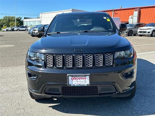 2022 Jeep Grand Cherokee Laredo