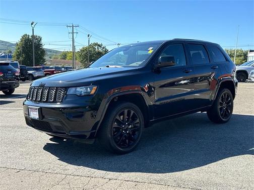 2022 Jeep Grand Cherokee Laredo