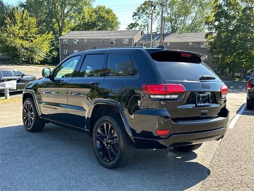 2022 Jeep Grand Cherokee Laredo