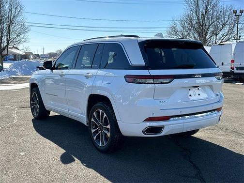 2022 Jeep Grand Cherokee Overland