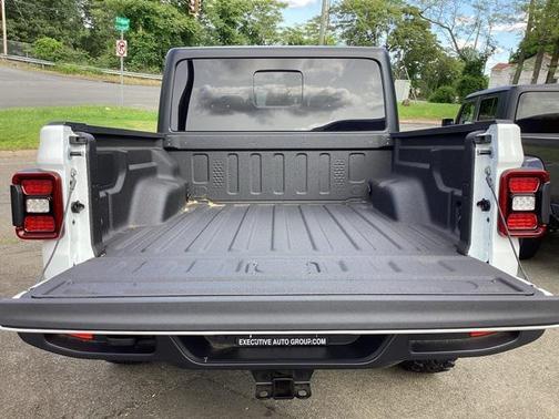 2025 Jeep Gladiator Willys