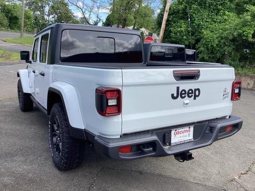 2025 Jeep Gladiator Willys