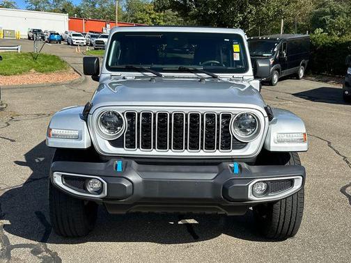 Silver Zynith Clearcoat 2024 Jeep Wrangler 4xe Sahara