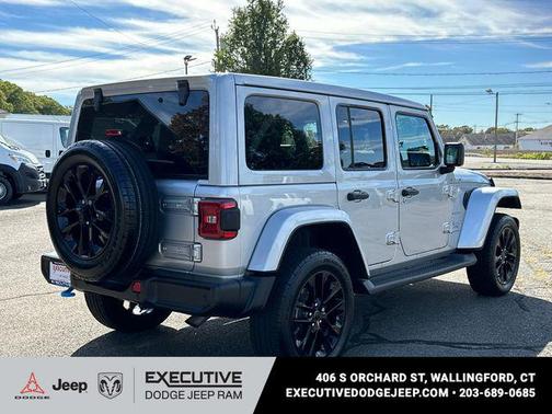 Silver Zynith Clearcoat 2024 Jeep Wrangler 4xe Sahara