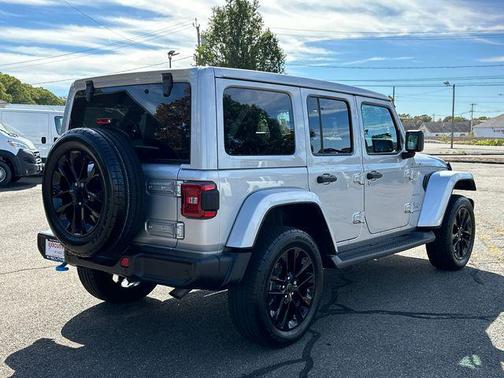Silver Zynith Clearcoat 2024 Jeep Wrangler 4xe Sahara